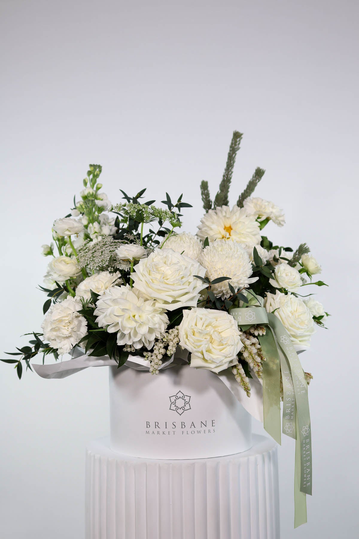 Vaasa Classic Whites Arrangement