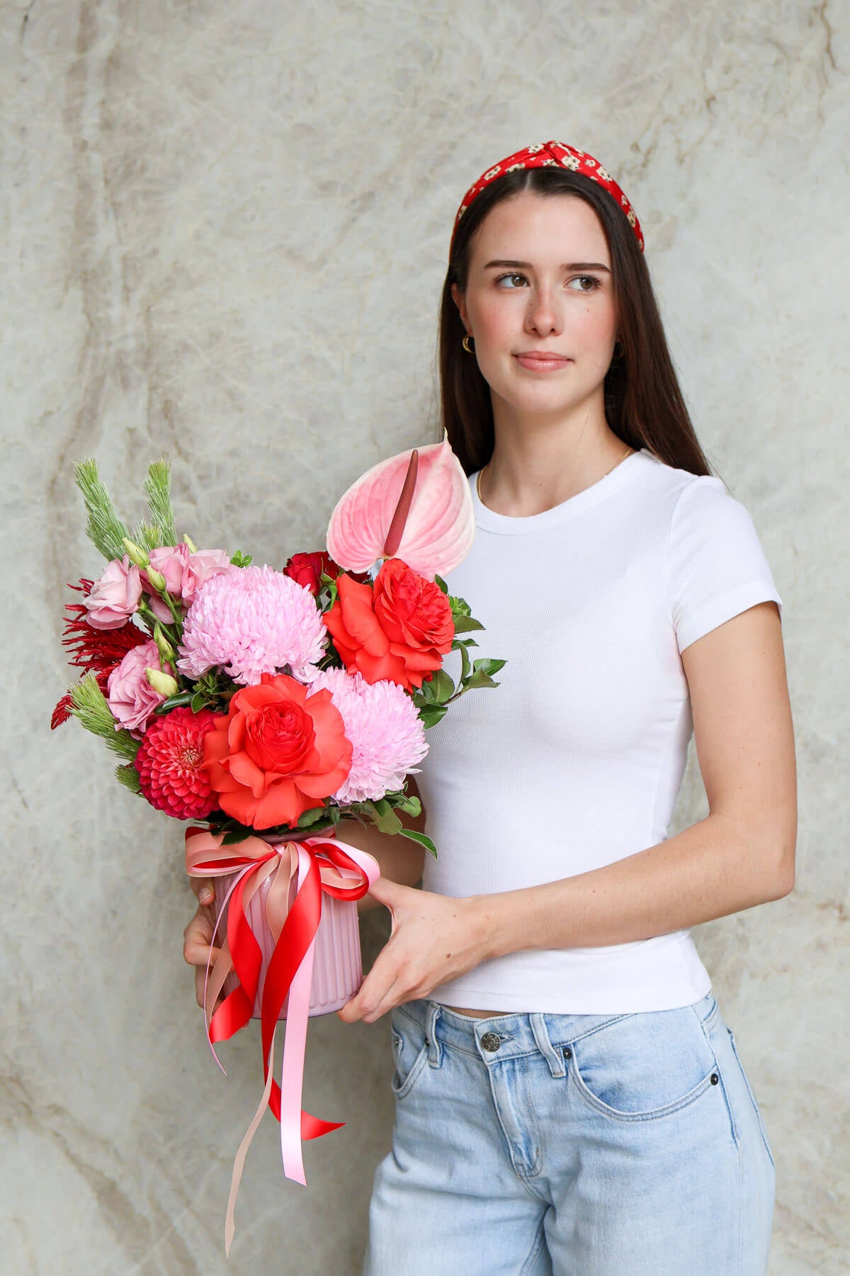 Valentine’s luxury flower vase and gift hamper Brisbane delivery.