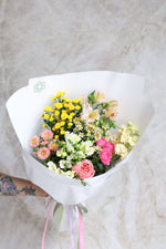 Easter DIY flower bundle for table styling